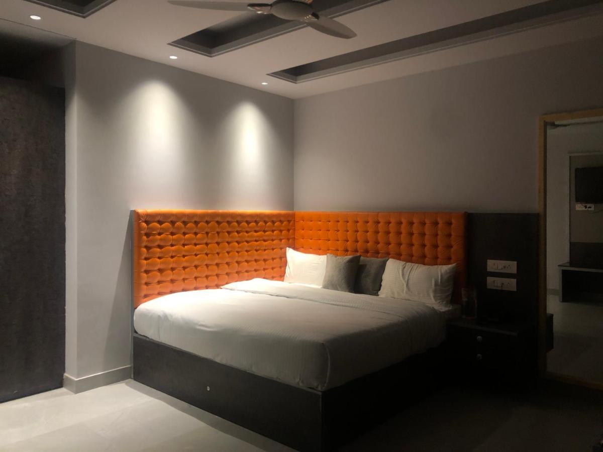 The Westberry 50Mtrs Offroading And 50 Mtrs Nature Path Bed & Breakfast Shimla Eksteriør bilde