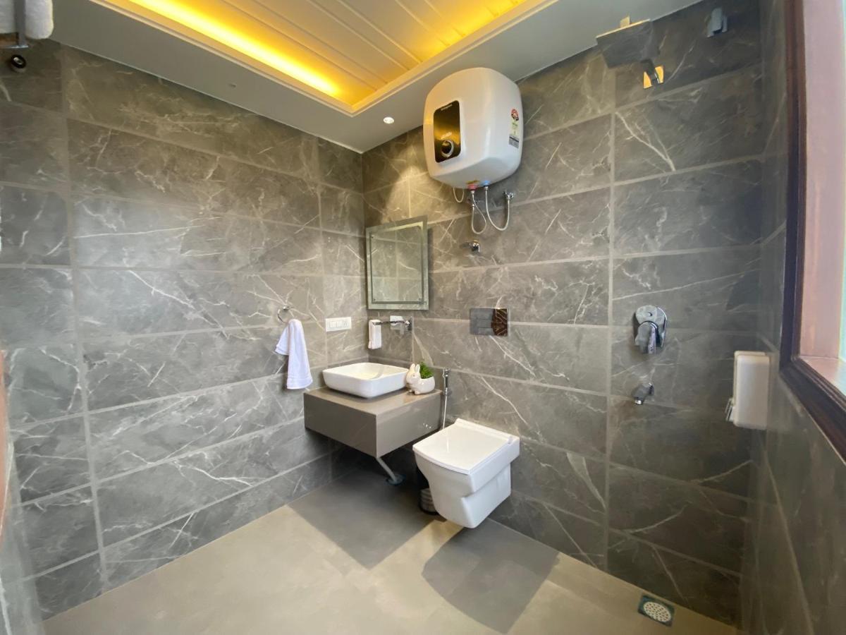 The Westberry 50Mtrs Offroading And 50 Mtrs Nature Path Bed & Breakfast Shimla Eksteriør bilde