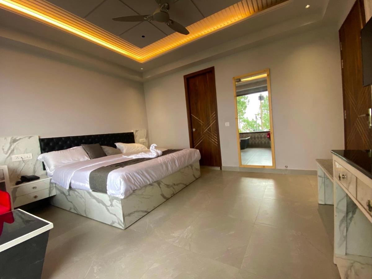 The Westberry 50Mtrs Offroading And 50 Mtrs Nature Path Bed & Breakfast Shimla Eksteriør bilde