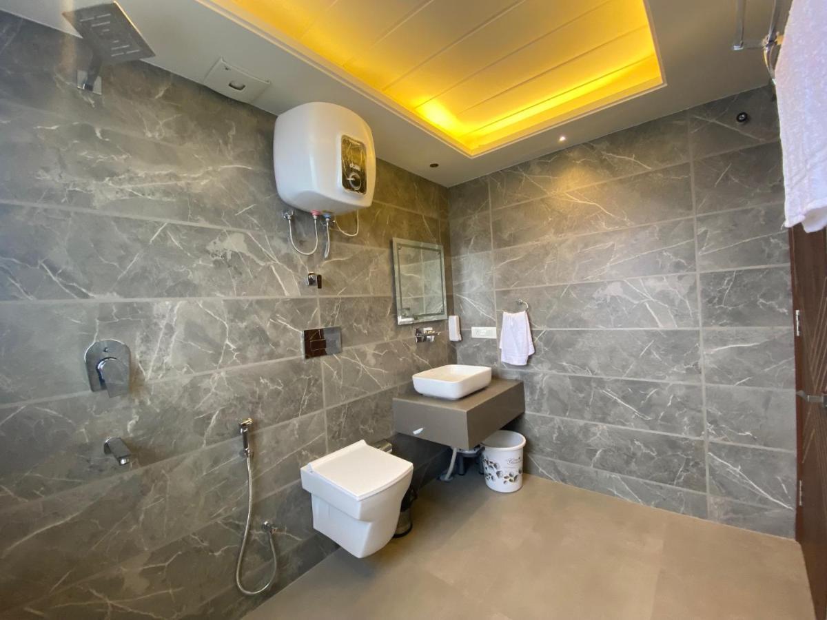 The Westberry 50Mtrs Offroading And 50 Mtrs Nature Path Bed & Breakfast Shimla Eksteriør bilde