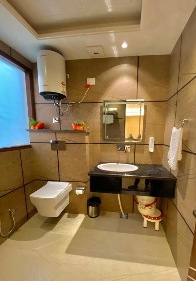 The Westberry 50Mtrs Offroading And 50 Mtrs Nature Path Bed & Breakfast Shimla Eksteriør bilde